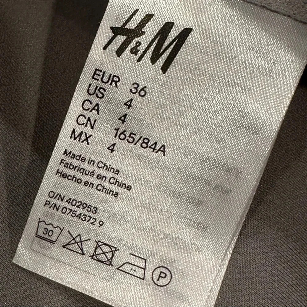 H&M Faux Suede Pocket Zippered Sleeve Gray Moto Jacket Size 4 - Picture 9 of 12